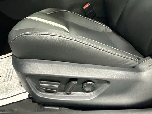 Used 2026 Toyota Camry SE FWD image 12