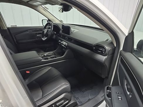 Used 2023 Honda Pilot Elite image 16