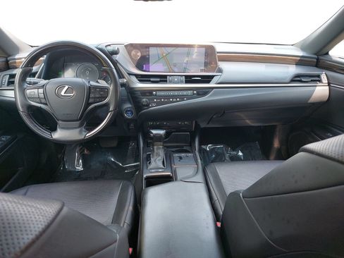 Used 2019 Lexus ES 300h w/ Premium Package FWD image 9