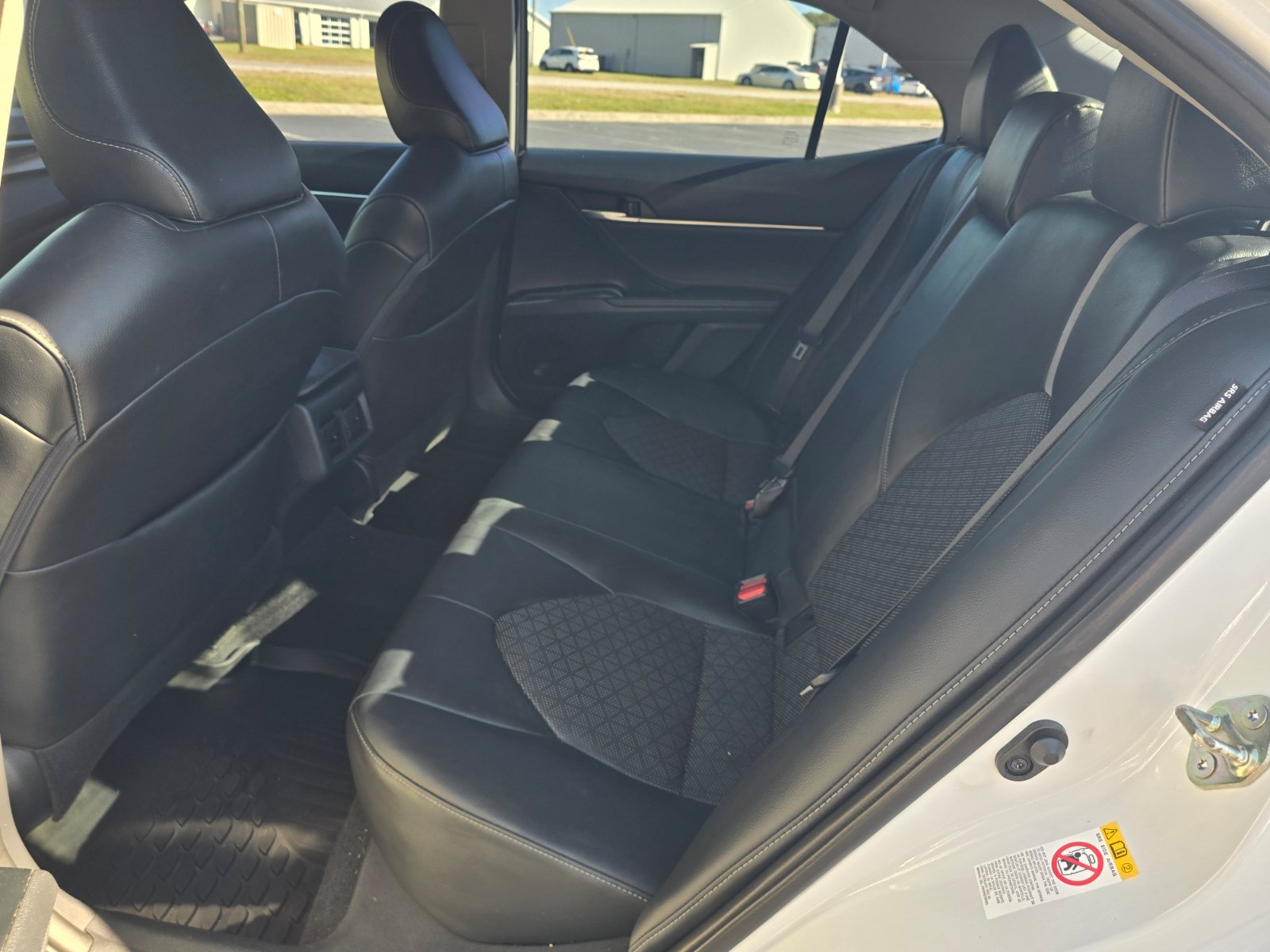 Used 2018 Toyota Camry XSE FWD image 11