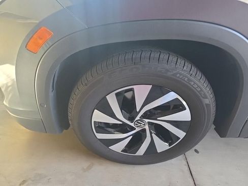 Certified 2025 Volkswagen Tiguan S FWD image 3