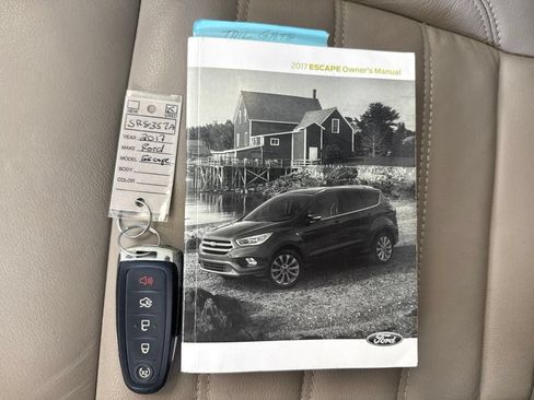 Used 2017 Ford Escape Titanium AWD/4WD image 25