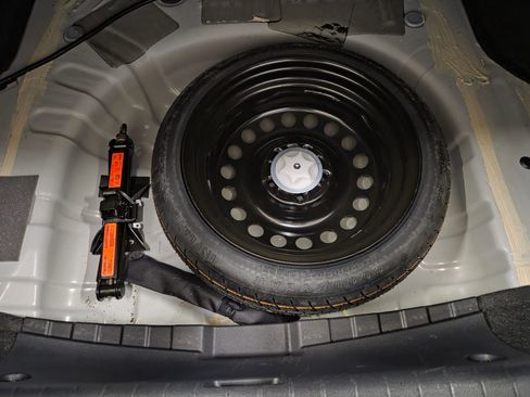 Used 2025 Nissan Sentra SR image 37