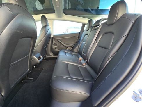 Used 2022 Tesla Model 3 Performance image 12