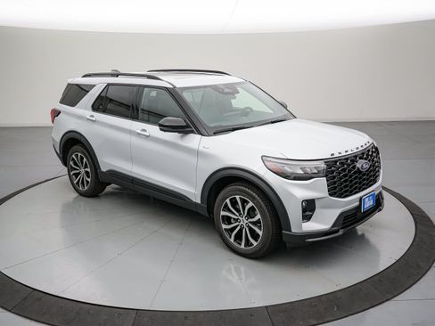 New 2026 Ford Explorer ST-Line AWD/4WD image 2