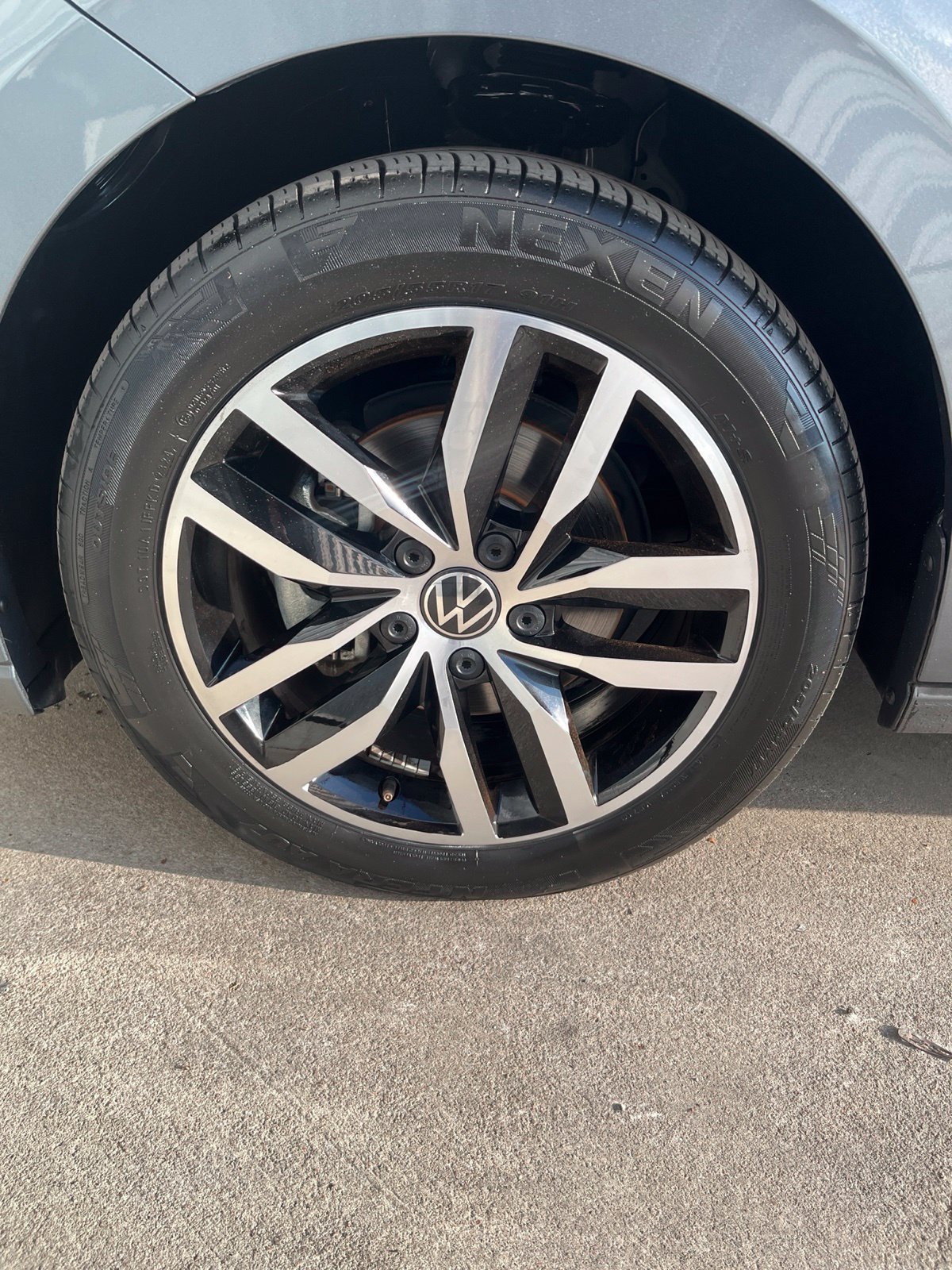 Used 2025 Volkswagen Jetta SE FWD image 27