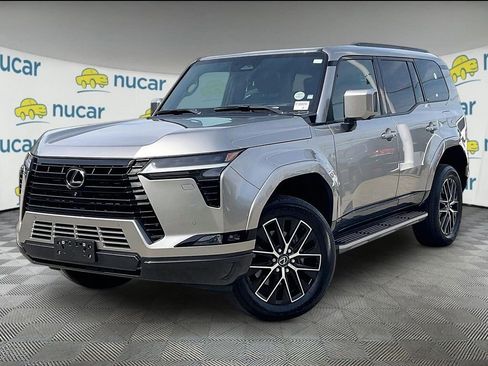 Used 2024 Lexus GX 550 w/ Accessory Package (2T) AWD/4WD image 3