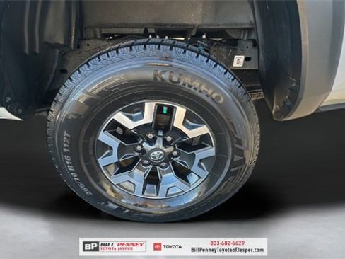 Used 2019 Toyota Tacoma TRD Off-Road image 18