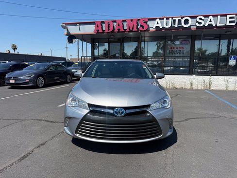 Used 2017 Toyota Camry XLE w/ Moonroof Package FWD image 8