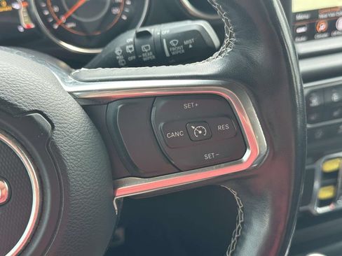 Used 2019 Jeep Wrangler Unlimited Sahara w/ Uconnect 4C Nav & Sound Group AWD/4WD image 24