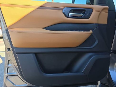 New 2026 Nissan Armada SL w/ Captain's Chari Seat Package image 15