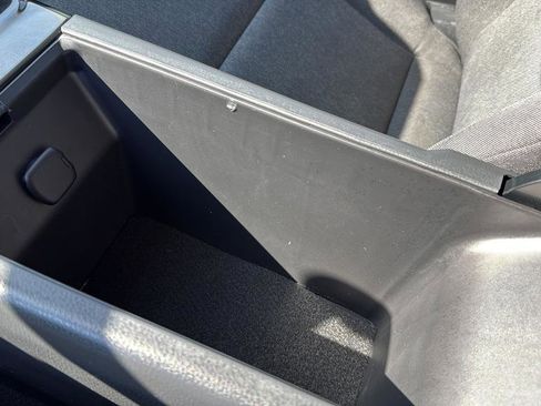 Used 2025 Toyota Camry LE w/ Convenience Package image 28