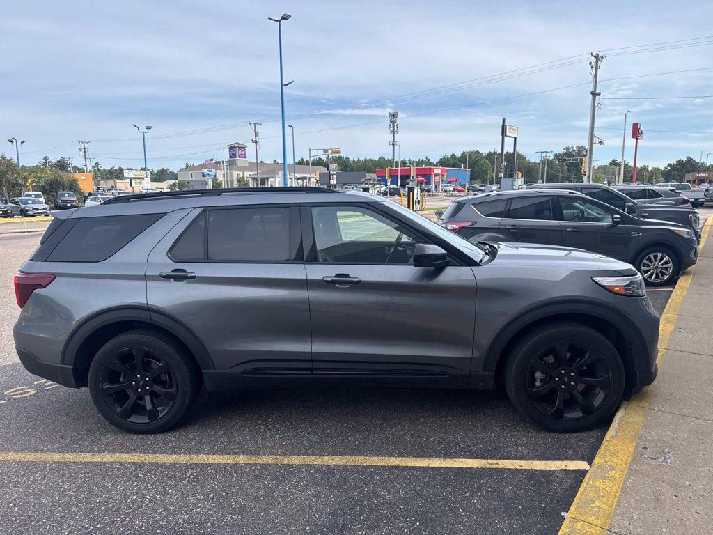 Used 2024 Ford Explorer ST-Line w/ Class IV Trailer Tow Package AWD/4WD image 3