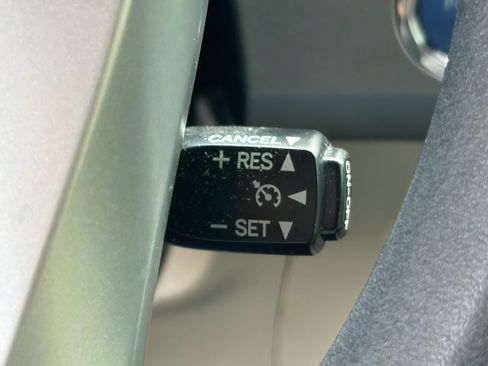 Used 2013 Toyota Prius Three FWD image 21