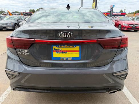 Used 2019 Kia Forte LXS FWD image 6