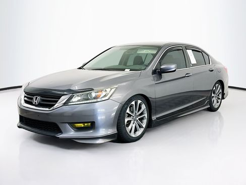 Used 2015 Honda Accord Sport image 3