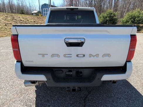 Certified 2025 Toyota Tacoma Limited AWD/4WD image 6