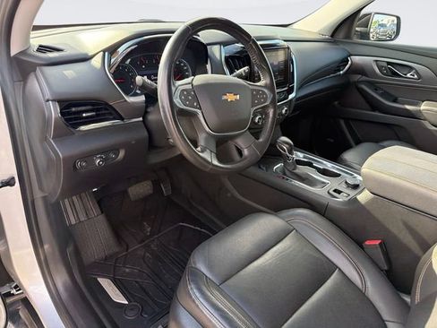 Used 2021 Chevrolet Traverse Premier w/ Redline Edition AWD/4WD image 27