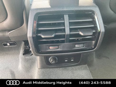 Used 2025 Audi Q3 2.0T Premium image 31