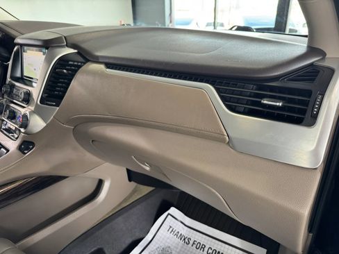 Used 2017 GMC Yukon SLT image 29