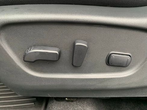 Used 2019 Nissan Rogue SV image 13