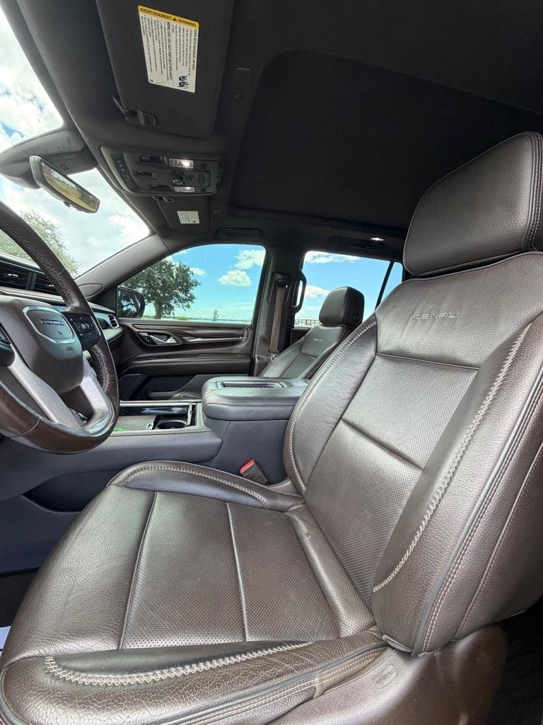 Used 2021 GMC Yukon Denali w/ Denali Premium Package RWD image 11