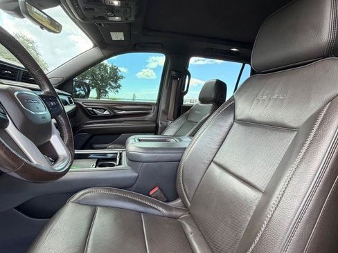 Used 2021 GMC Yukon Denali w/ Denali Premium Package RWD image 11