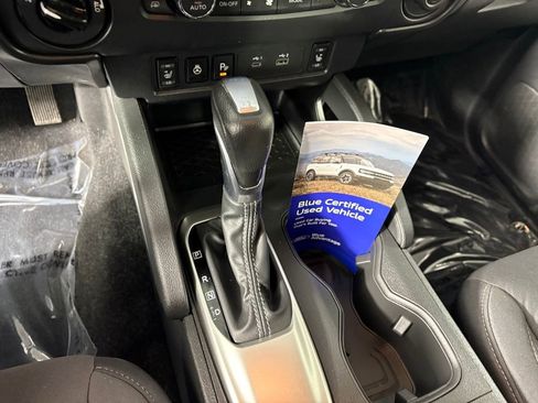 Used 2024 Nissan Frontier SV w/ SV Convenience Package image 21