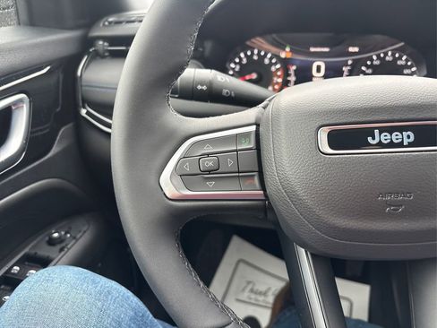 New 2026 Jeep Compass Latitude image 23