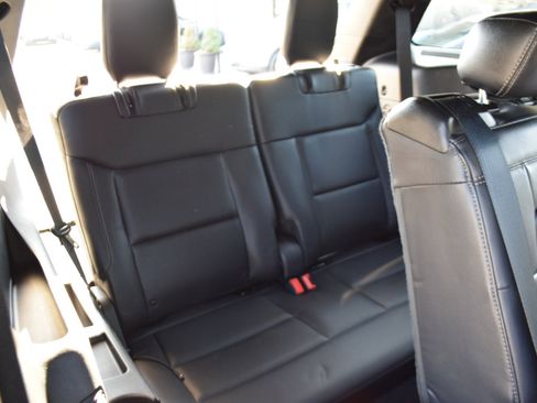 Used 2020 Ford Explorer XLT w/ Equipment Group 202A image 24