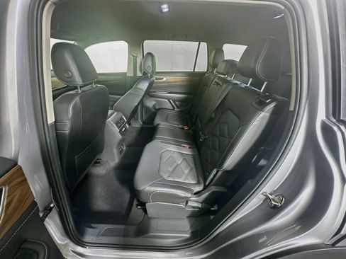Used 2024 Volkswagen Atlas SE FWD image 27
