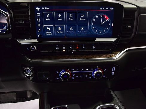 Used 2024 GMC Sierra 1500 Elevation image 26