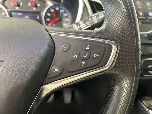 Used 2021 Chevrolet Equinox LT AWD/4WD image 17