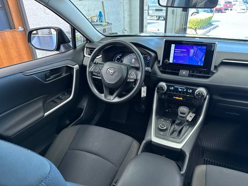 Certified 2025 Toyota RAV4 LE AWD/4WD image 43