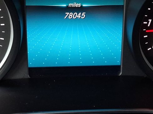 Used 2021 Mercedes-Benz GLC 300 4MATIC SUV image 19