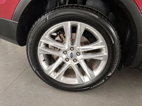 Used 2016 Ford Explorer XLT w/ Equipment Group 202A FWD image 16