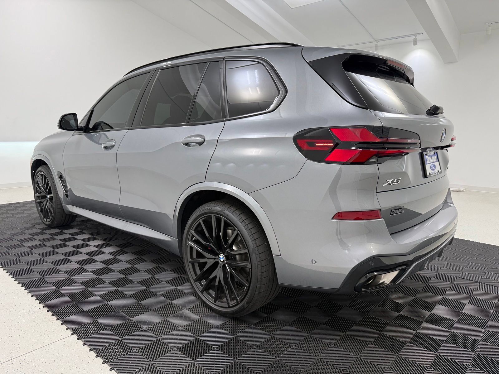 Used 2026 BMW X5 xDrive40i w/ M Sport Package AWD/4WD image 5