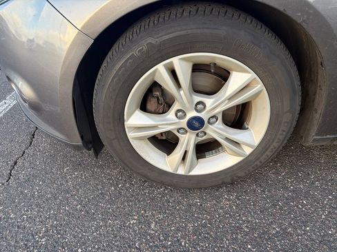 Used 2014 Ford Focus SE FWD image 5