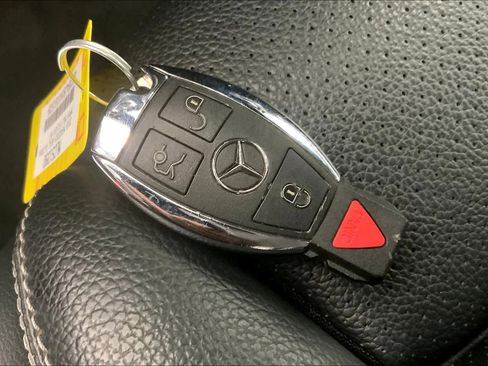 Used 2019 Mercedes-Benz GLC 300 image 12