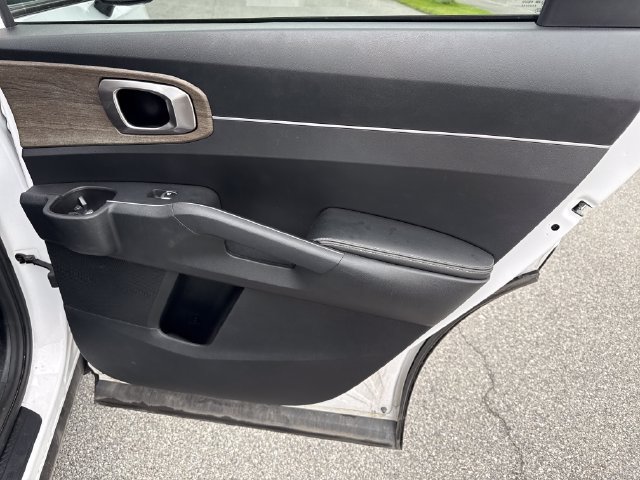 Used 2021 Kia Sorento EX w/ Panoramic Sunroof Package AWD/4WD image 13