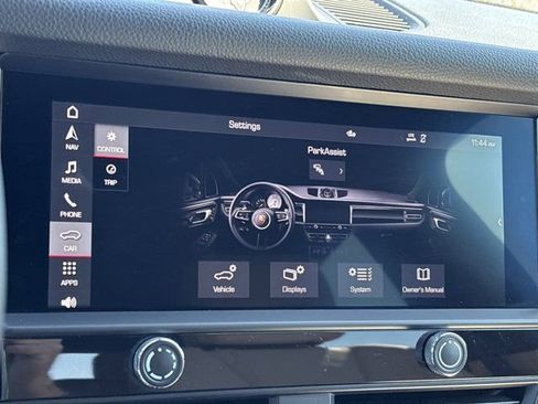 Used 2024 Porsche Macan image 36