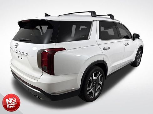 Used 2023 Hyundai Palisade Limited FWD image 3