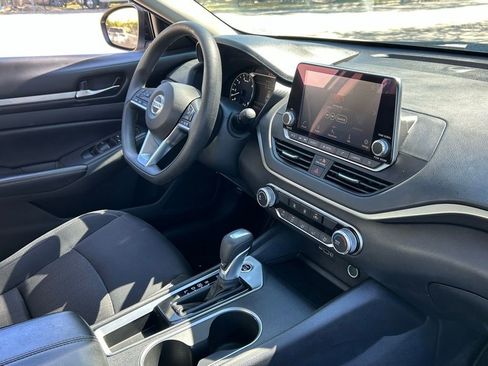 Used 2022 Nissan Altima 2.5 SV image 32