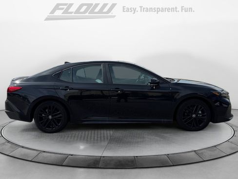 Used 2026 Toyota Camry SE image 8