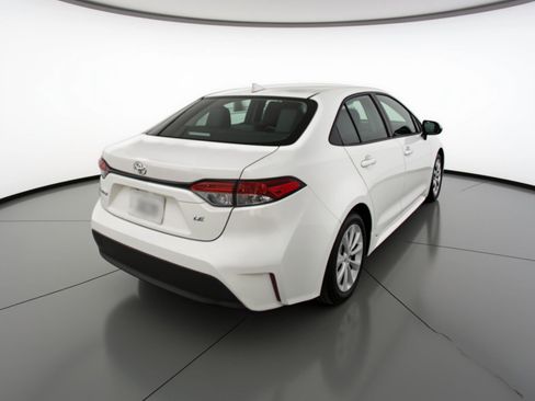Used 2025 Toyota Corolla LE image 9