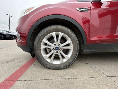 Used 2019 Ford Escape SEL image 6