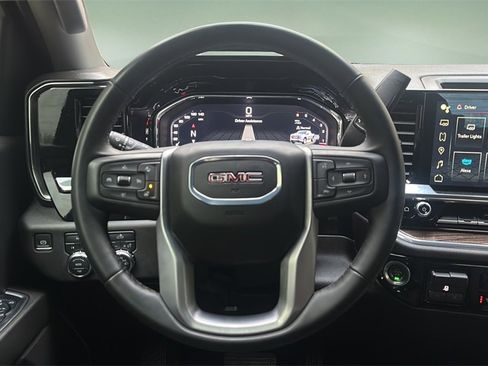 Used 2025 GMC Sierra 1500 Elevation image 16