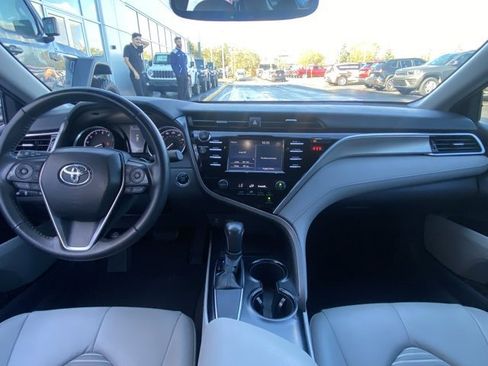 Used 2018 Toyota Camry SE image 15