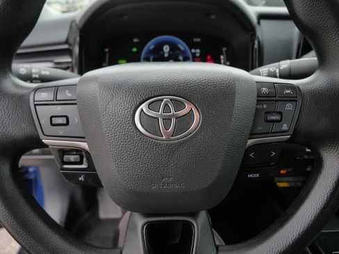 Certified 2025 Toyota Camry LE FWD image 27