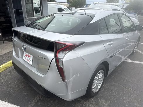 Used 2016 Toyota Prius Three Touring image 8